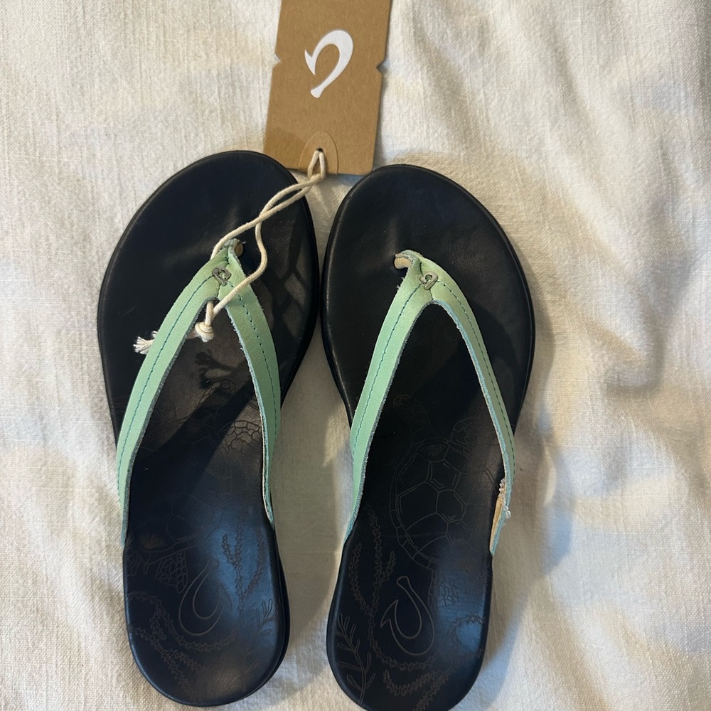 OluKai Black and Green Sandals with Cushioned Sole